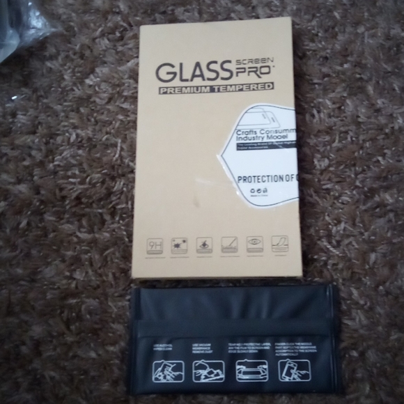 2 tempered glass screen protectors Samsung Galaxy S20, Plus, ultra - Picture 1 of 3